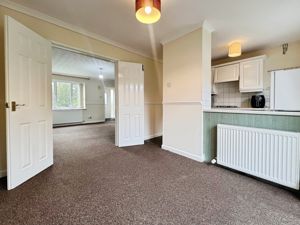 Kitchen dining area- click for photo gallery